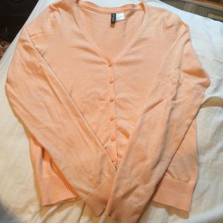 エイチアンドエム(H&M)のH&M カーディガン 淡いピンクオレンジ(カーディガン)