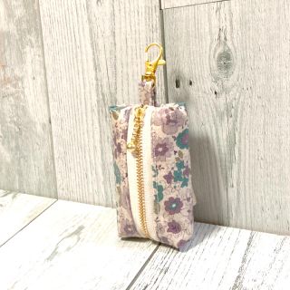 リール付きランドセルキーケース  ハンドメイド　(YUWA、レトロ花柄)(外出用品)