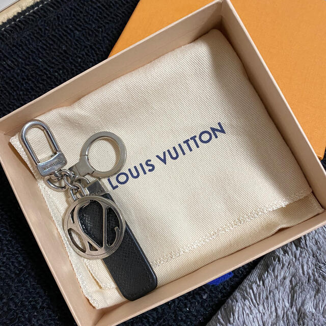 LOUIS VUITTON(ルイヴィトン)のVUITTON キーリング メンズのファッション小物(キーホルダー)の商品写真