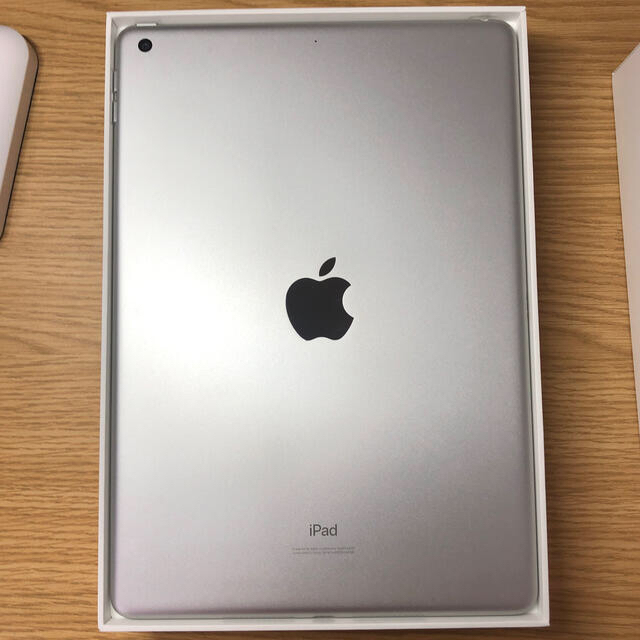 iPad 第7世代128GB シルバー 1