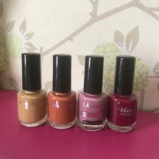 リンメル(RIMMEL)の秋冬カラーのネイルを4本セットで💅🏼(マニキュア)