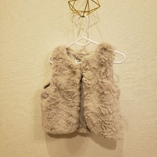 エイチアンドエム(H&M)のH&M　ファーベスト(ジャケット/上着)