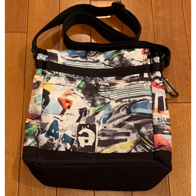 LeSportsac(レスポートサック)のLeSportsacレスポートサック　ショルダーバッグ レディースのバッグ(ショルダーバッグ)の商品写真