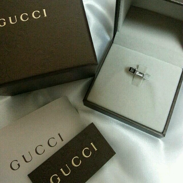 Gucci(グッチ)のグッチ k18 指輪 wg 正規品 本物 ユニセックス 宝石 レディースのアクセサリー(リング(指輪))の商品写真