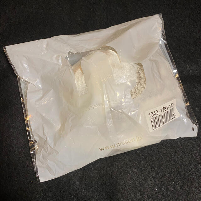 トリンプ ワコール系 ブラジャー ショーツ セット C70 M ホワイト 薔薇柄 レディースの下着/アンダーウェア(ブラ&ショーツセット)の商品写真