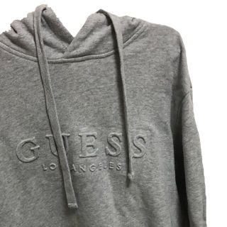 ゲス(GUESS)のGUESSパーカー　美品(パーカー)