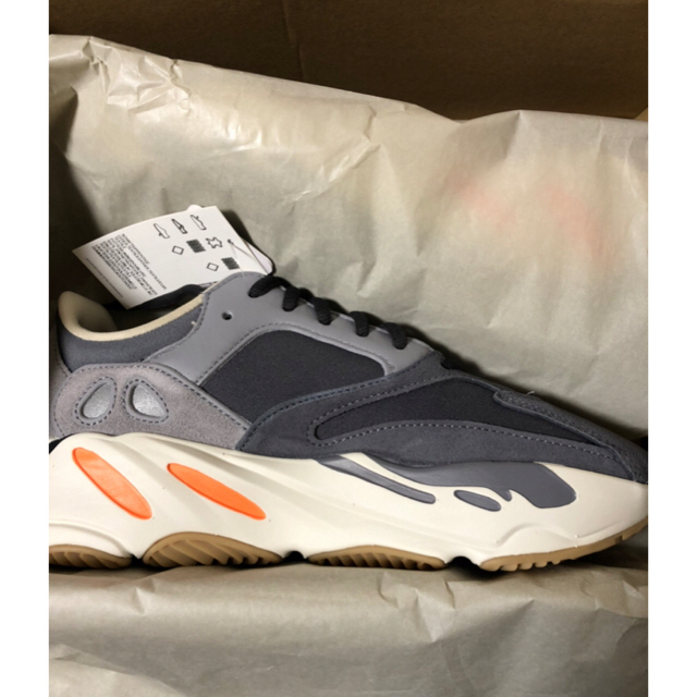 adidas(アディダス)のUS限定 ADIDAS YEEZY BOOST 700 MAGNET 25㎝ メンズの靴/シューズ(スニーカー)の商品写真