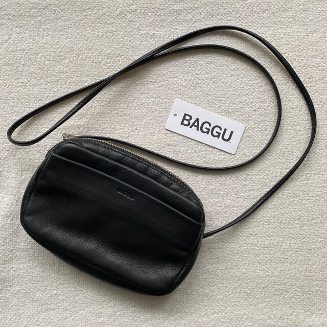 未使用　レア　BAGGU レザーミニポシェット　ミニショルダー