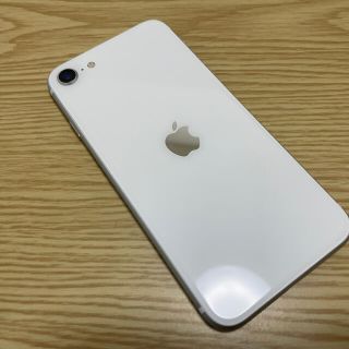 アイフォーン(iPhone)の【美品】iPhone SE2 128GB ホワイト SIMフリー(スマートフォン本体)