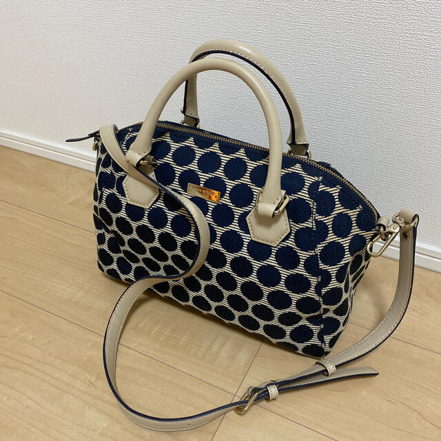 kate spade new york(ケイトスペードニューヨーク)のケイトスペード　ドット柄(水玉)ショルダー付きボストンバック レディースのバッグ(ボストンバッグ)の商品写真