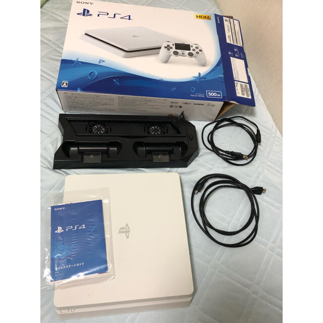 PlayStation4(プレイステーション4)のプレイステーション4 PS4 本体のみ　 エンタメ/ホビーのゲームソフト/ゲーム機本体(家庭用ゲーム機本体)の商品写真