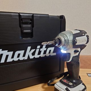 マキタ(Makita)のマキタ　14.4V　中古　インパクトドライバ　TD136D　(その他)