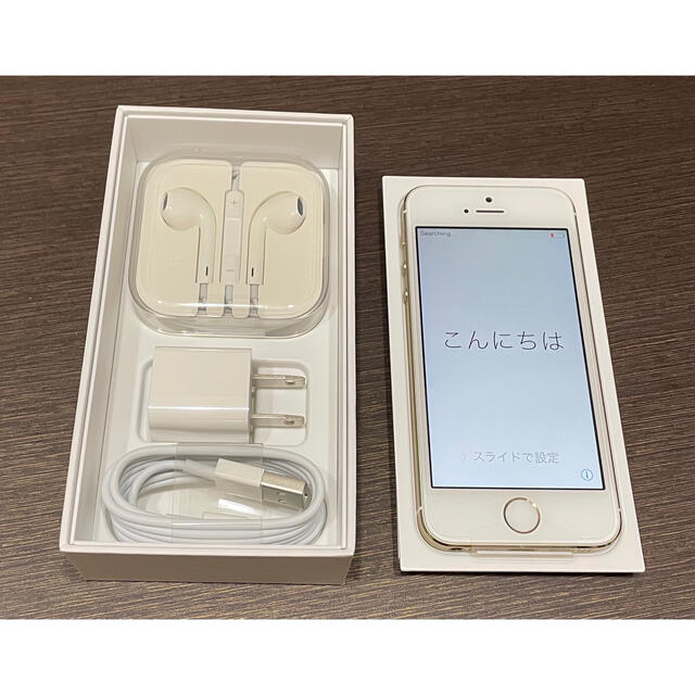 Apple(アップル)のiPhone 5s 16GB docomo gold 新品 スマホ/家電/カメラのスマートフォン/携帯電話(携帯電話本体)の商品写真