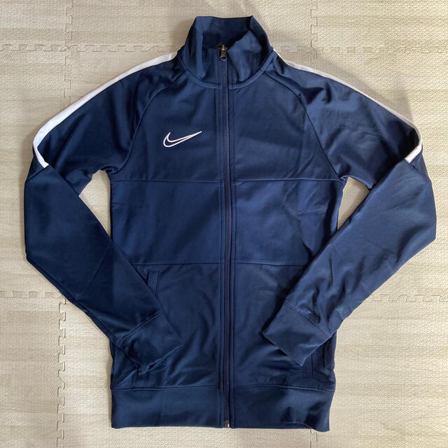 NIKE(ナイキ)の新品 ナイキ NIKE メンズジャージ ネイビー サイズ XS メンズのトップス(ジャージ)の商品写真