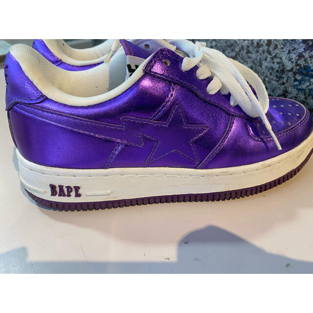 A BATHING APE(アベイシングエイプ)の専用 APE BAPESTA 紫メタリック US5.5 美品 レディースの靴/シューズ(スニーカー)の商品写真