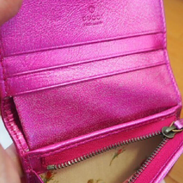 Gucci(グッチ)のGUCCI メタリックピンク　財布 レディースのファッション小物(財布)の商品写真