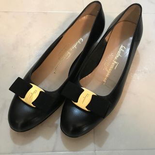 サルヴァトーレフェラガモ(Salvatore Ferragamo)のフェラガモ　パンプス(バレエシューズ)