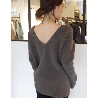 アパルトモンドゥーズィエムクラス(L'Appartement DEUXIEME CLASSE)の¥36,300　Deuxieme classe　V Knit◆オフホワイト(ニット/セーター)