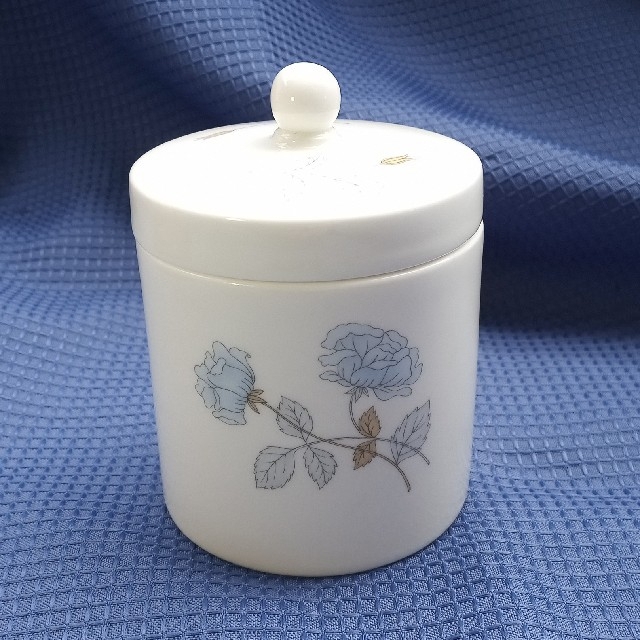 ウェッジウッドWEDGWOODアイスローズ tall round box 9cm