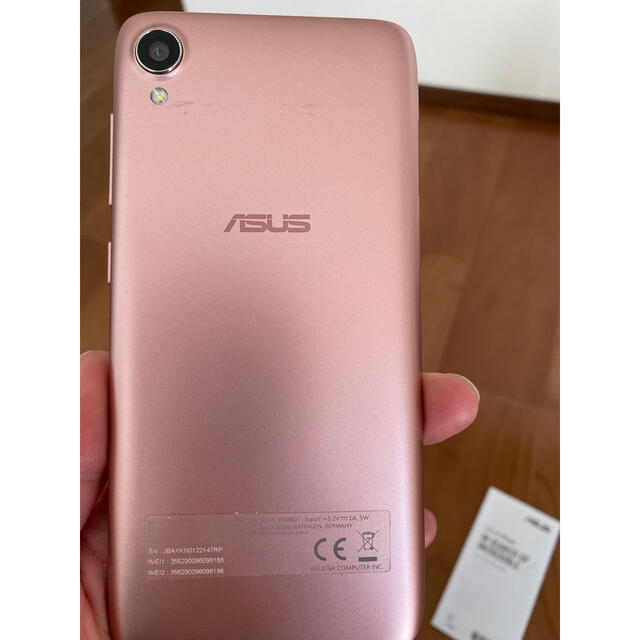 ASUS(エイスース)のZenFone Live（L1） ローズピンク 32 GB SIMフリー スマホ/家電/カメラのスマートフォン/携帯電話(スマートフォン本体)の商品写真