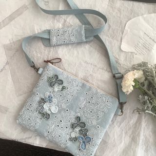 ミナペルホネン(mina perhonen)のティアラ様♡専用♡ サムタイムズラッキー♡クローバーのお花の大きめポーチ♡25㎝(ポーチ)