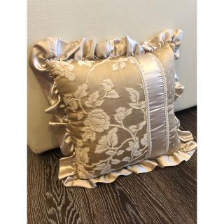 LAURA ASHLEY(クッション)のフリマアイテム一覧 LAURA ASHLEY(クッション)のフリマアイテム一覧