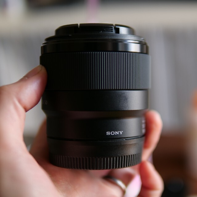 SONY(ソニー)のSONY 50mm  f1.8 FE SEL50F18F ソニー 単焦点レンズ スマホ/家電/カメラのカメラ(レンズ(単焦点))の商品写真