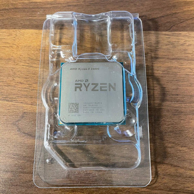 Ryzen 2400G CPU本体のみ スマホ/家電/カメラのPC/タブレット(PCパーツ)の商品写真