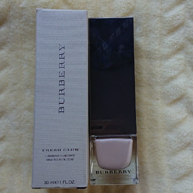 BURBERRY(バーバリー)のバーバリー フレッシュグロウルミナスフルイドベース01n 30ml コスメ/美容のベースメイク/化粧品(化粧下地)の商品写真