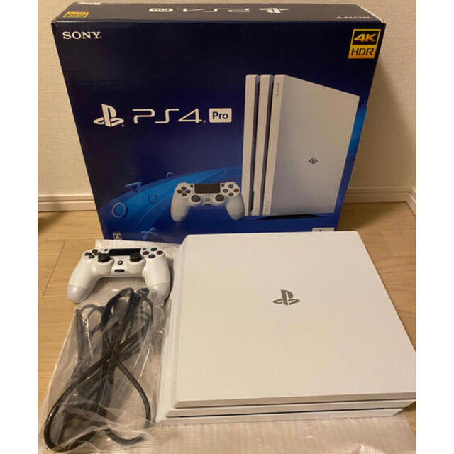 SONY(ソニー)のps4 pro 1TB 本体 エンタメ/ホビーのゲームソフト/ゲーム機本体(家庭用ゲーム機本体)の商品写真