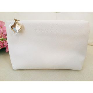 トッカ(TOCCA)の新品未使用♡TOCCA ホワイト色ポーチ♡(ポーチ)