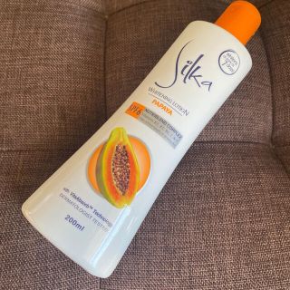 ロクシタン(L'OCCITANE)のSilka パパイヤ　ホワイトローション　SPF6 200ml(ボディローション/ミルク)