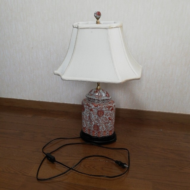 陶器卓上ランプ(予約済み） インテリア/住まい/日用品のライト/照明/LED(テーブルスタンド)の商品写真