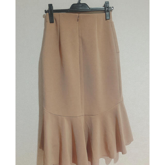 Lily Brown(リリーブラウン)のリリーブラウン マーメイドスカート ベージュ レディースのスカート(ひざ丈スカート)の商品写真