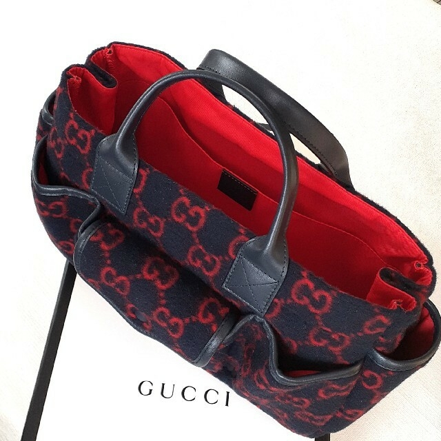 Gucci(グッチ)のレア♥️今期新作【GUCCI】ふわふわ♪GGロゴのトートバッグ レディースのバッグ(トートバッグ)の商品写真