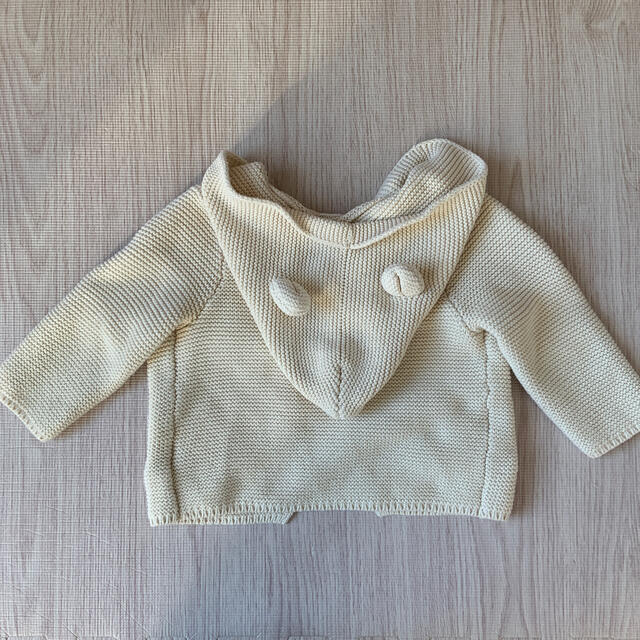 babyGAP(ベビーギャップ)のベイビーGAP クマ耳フード　カーディガン キッズ/ベビー/マタニティのキッズ服男の子用(90cm~)(カーディガン)の商品写真