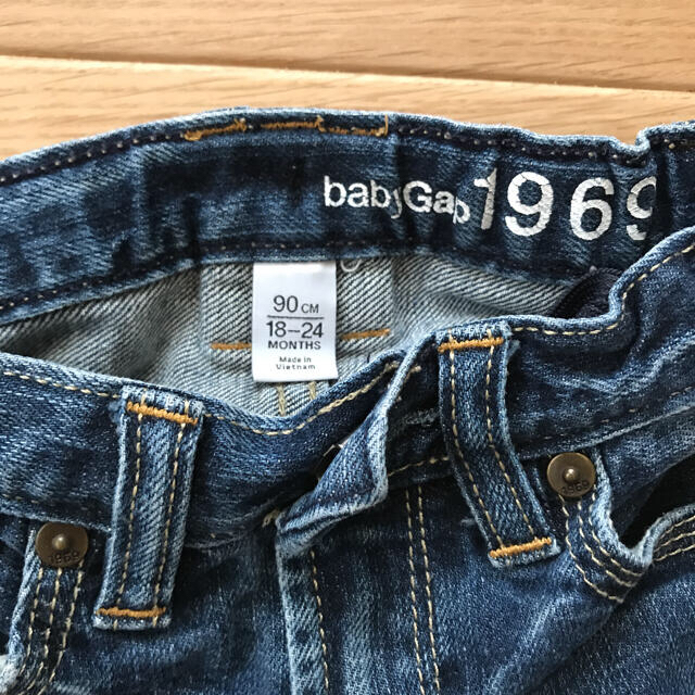 babyGAP(ベビーギャップ)のbabyGap ベビーギャップ　ジーンズ⭐︎90 キッズ/ベビー/マタニティのキッズ服男の子用(90cm~)(パンツ/スパッツ)の商品写真