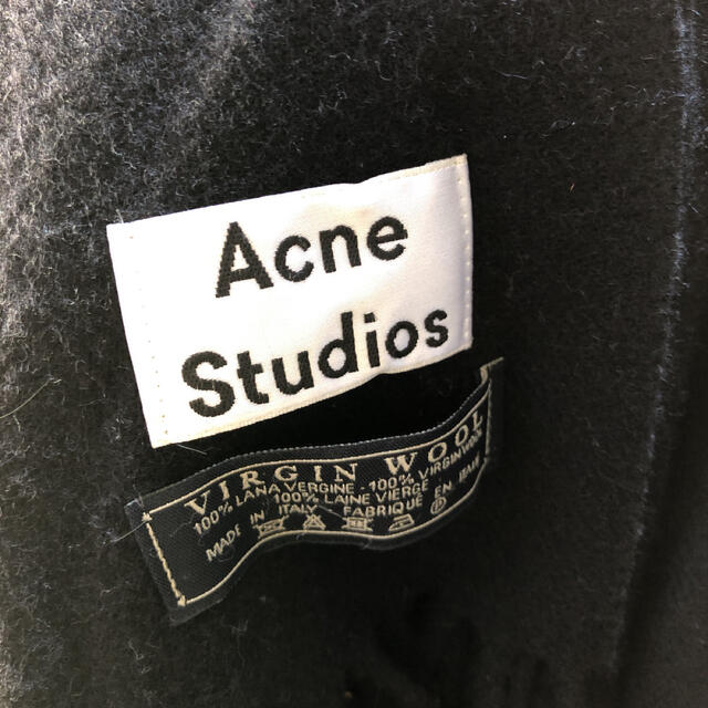 ACNE(アクネ)のアクネ☆ストール レディースのファッション小物(マフラー/ショール)の商品写真