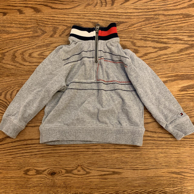 TOMMY HILFIGER(トミーヒルフィガー)のトミーフィルフィガージップパーカー80cm キッズ/ベビー/マタニティのベビー服(~85cm)(トレーナー)の商品写真