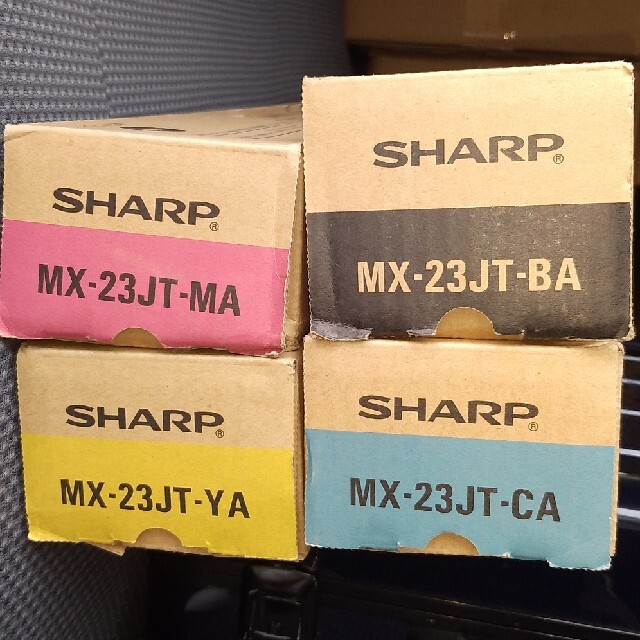SHARP(シャープ)のSHARP　コピー機純正トナー　MX23JT インテリア/住まい/日用品のオフィス用品(OA機器)の商品写真