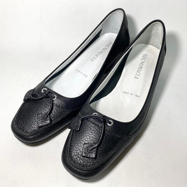 BRUNOMAGLI(ブルーノマリ)のBruno Magri ブルーノマリ　パンプス　ブラックレザー　21.5cm レディースの靴/シューズ(ハイヒール/パンプス)の商品写真
