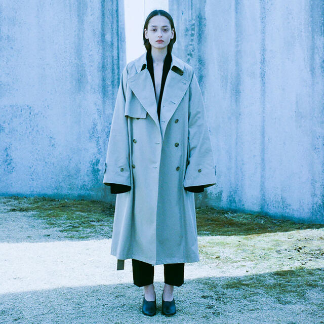 COMOLI(コモリ)の【12／4まで】stein LAY OVERSIZED OVERLAP   メンズのジャケット/アウター(トレンチコート)の商品写真