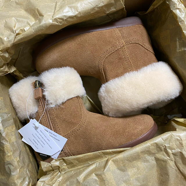 UGG(アグ)のアグ　ムートンブーツ　キッズ17センチ キッズ/ベビー/マタニティのキッズ靴/シューズ(15cm~)(ブーツ)の商品写真