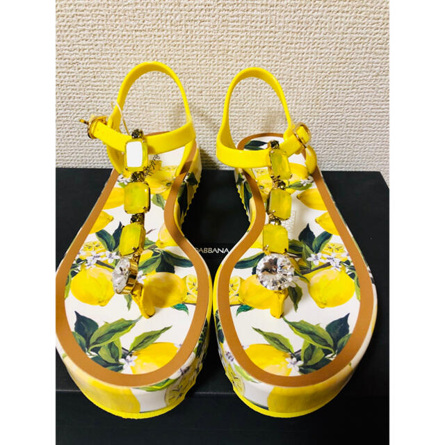 DOLCE&GABBANA - 新品 ドルチェ&ガッバーナ ビジューサンダルの通販 by