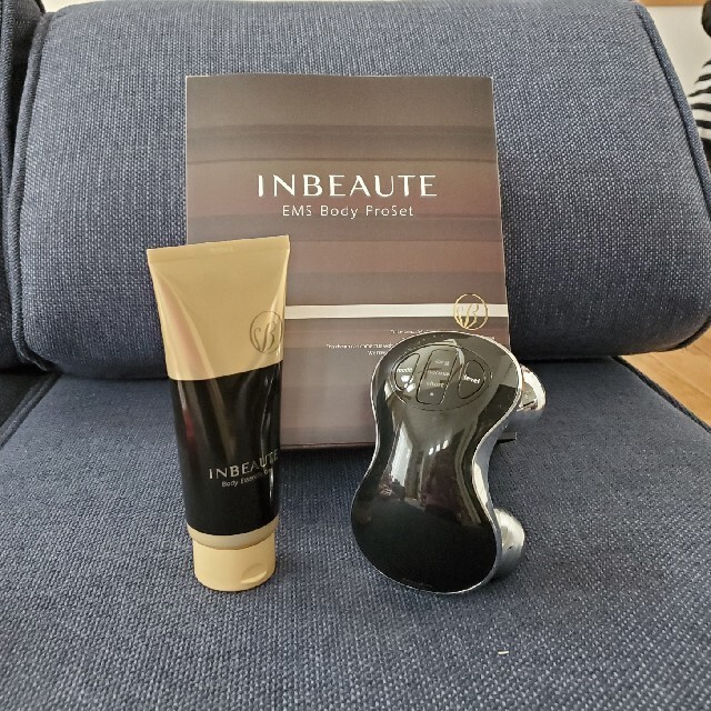 再再値下げ！！インボーテ 
INBEAUTE EMS ボディプロ セット