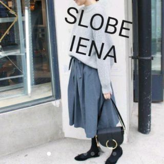 イエナ(IENA)のSLOBE IENA スローブイエナ★フロントリボンタックスカート　ブルー 38(ひざ丈スカート)