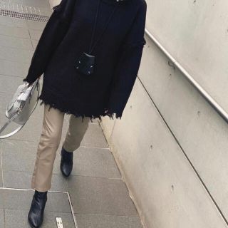 エイチアンドエム(H&M)のh＆mフェイクレザーパンツ(カジュアルパンツ)