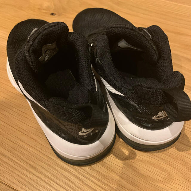 NIKE(ナイキ)のNIKE ブラック　エアー　18cm キッズ/ベビー/マタニティのキッズ靴/シューズ(15cm~)(スニーカー)の商品写真