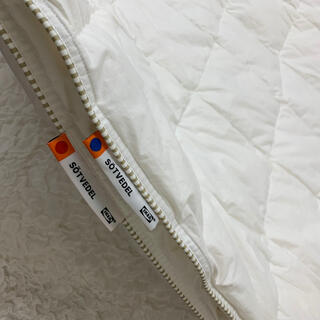 イケア(IKEA)のIKEA 羽毛布団（ダブル）SOTVEDEL ソートヴェーデル200x200cm(布団)