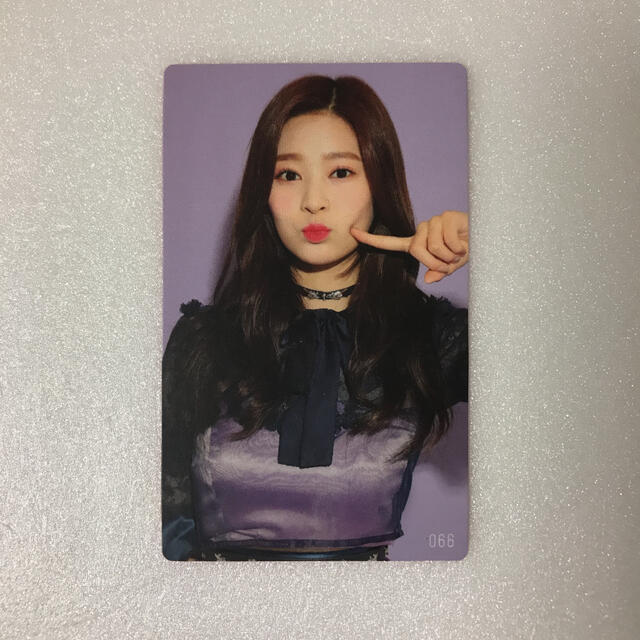 IZ*ONE ミンジュ フォトカード トレカ 好きと言わせたい 066番の IZ*ONE ミンジュ フォトカード トレカ 好きと言わせたい 066番の